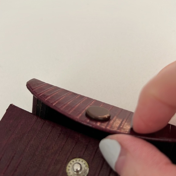 Travel lipstick or contact lens case Leather w/ inside mirror with snap closure - Picture 5 of 7